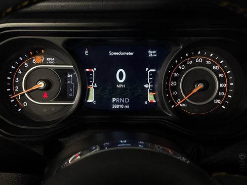 Certified 2025 Jeep Wrangler Unlimited Sahara AWD/4WD image 14