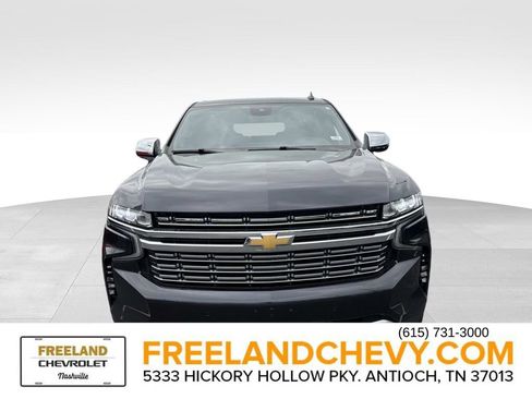 Used 2023 Chevrolet Suburban Premier image 9