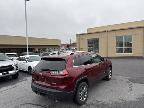 Used 2019 Jeep Cherokee Latitude Plus w/ Cold Weather Group image 10