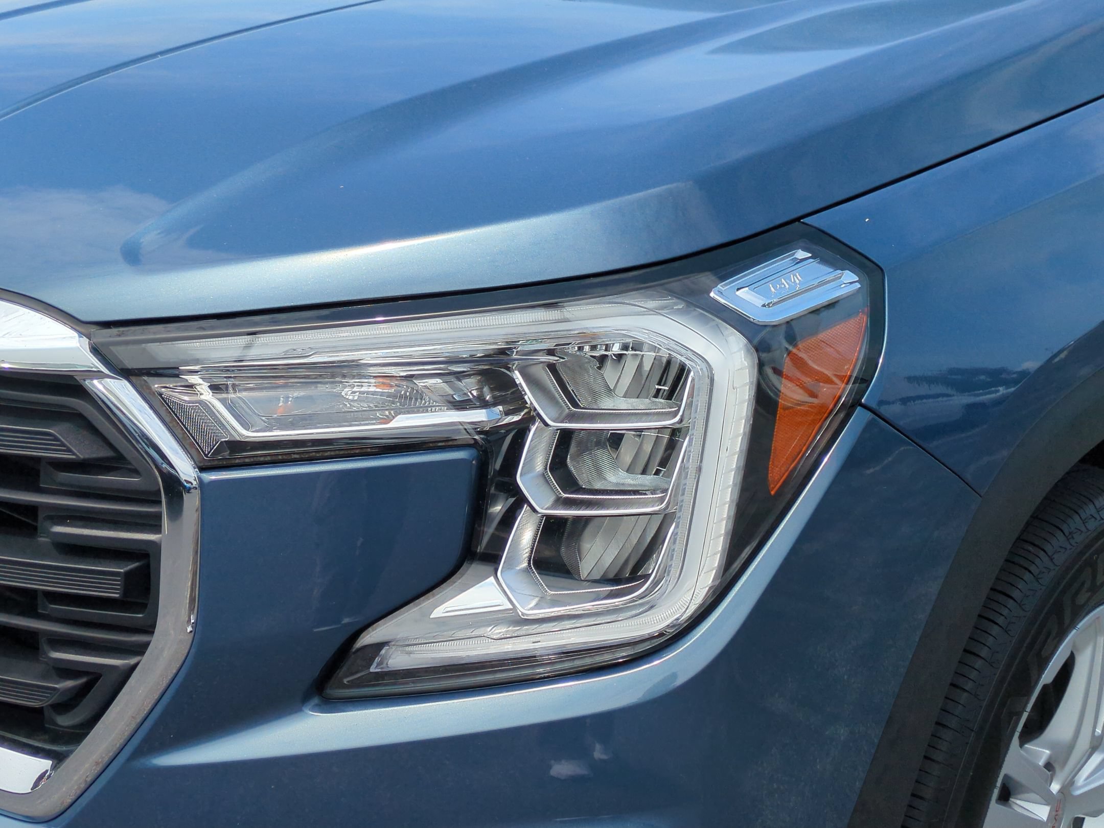 Used 2024 GMC Terrain SLE AWD/4WD image 6