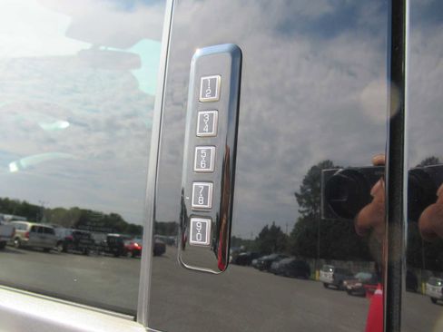 Used 2022 Ford F150 Raptor w/ Raptor 37 Performance Package AWD/4WD image 27