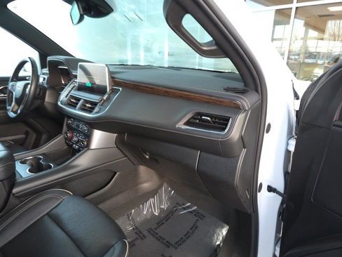 Used 2023 Chevrolet Suburban Premier image 10