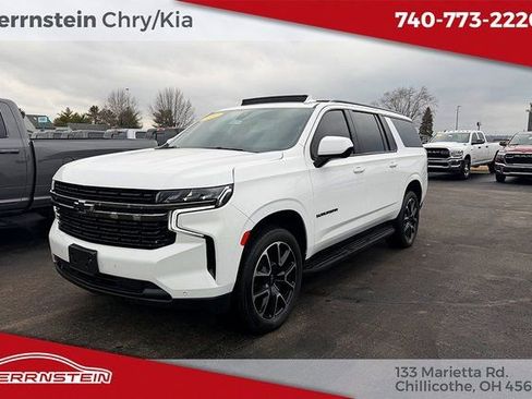 Used 2022 Chevrolet Suburban RST image 3