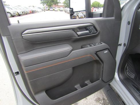 Used 2025 GMC Sierra 2500 AT4 w/ Technology Package AWD/4WD image 28
