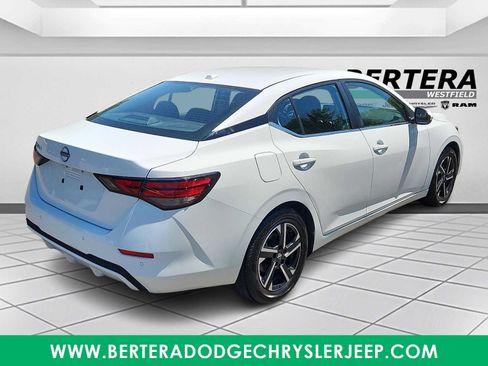 Used 2025 Nissan Sentra SV FWD image 6