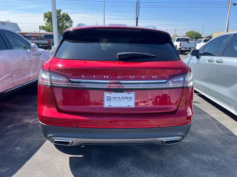 Used 2021 Lincoln Nautilus Reserve FWD image 5