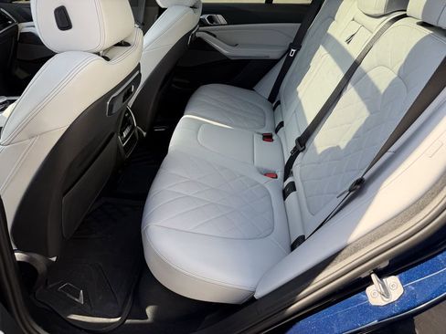 Used 2025 BMW X5 sDrive40i w/ M Sport Package image 10
