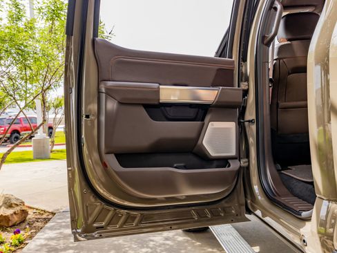 Used 2026 Ford F450 King Ranch w/ Chrome Package image 39