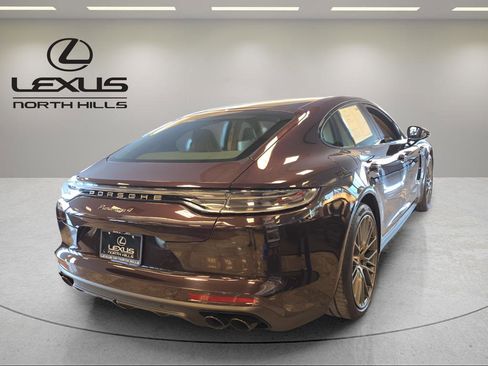 Used 2022 Porsche Panamera 4 image 5