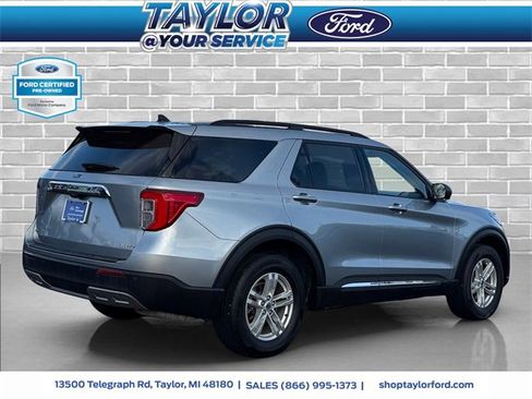 Certified 2023 Ford Explorer XLT w/ Equipment Group 202A image 3