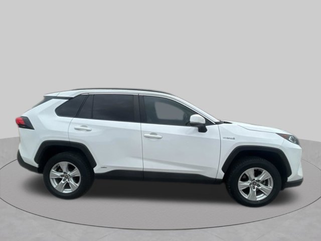 Used 2021 Toyota RAV4 XLE AWD/4WD image 2