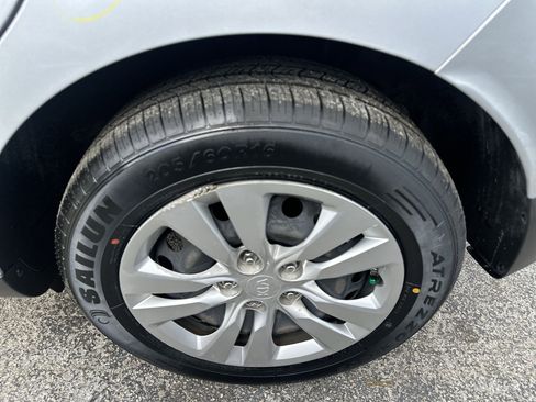 Used 2020 Kia Soul LX image 19