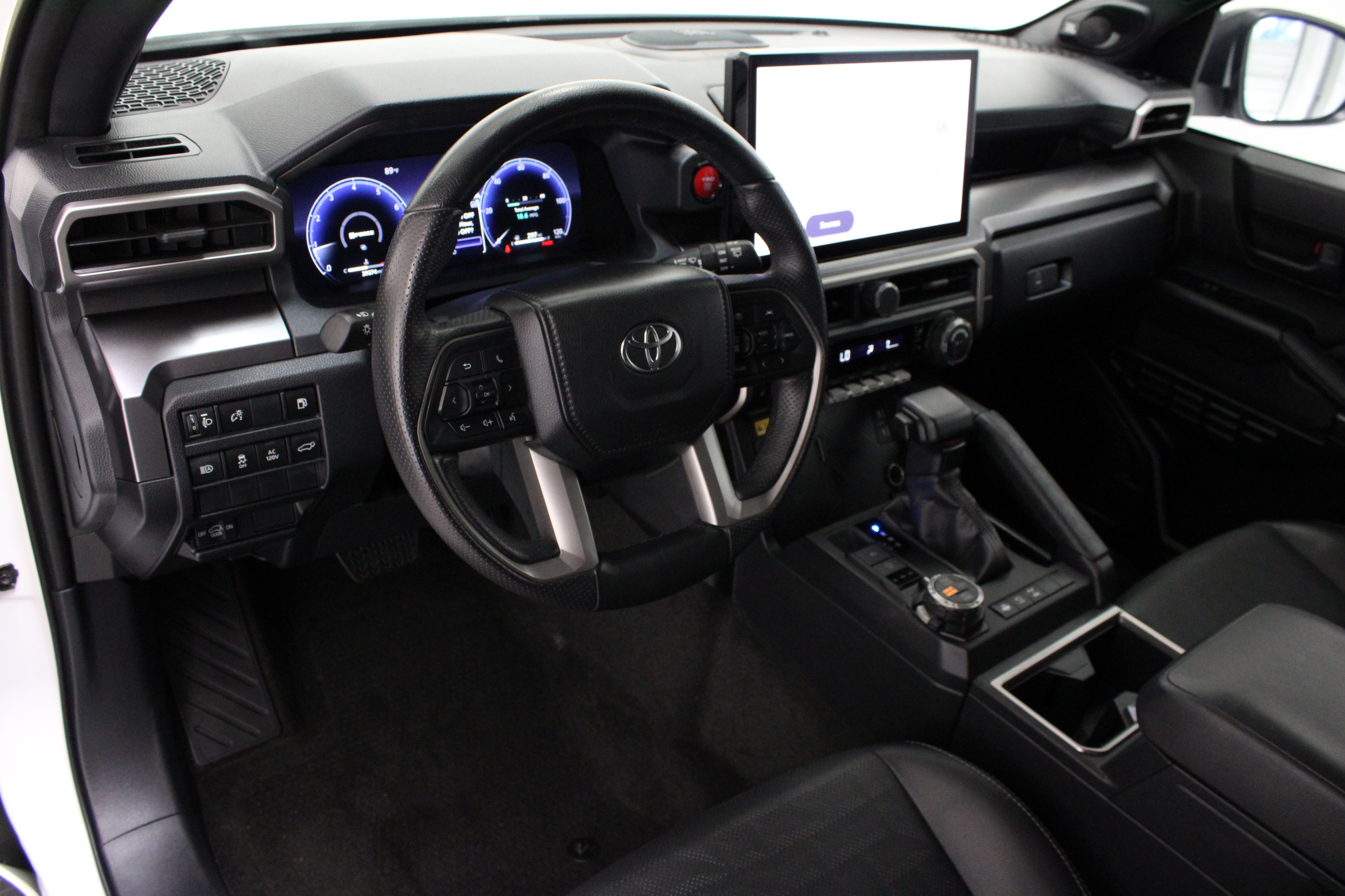 Used 2025 Toyota 4Runner TRD Off-Road Premium w/ Tow Technology Package AWD/4WD image 13