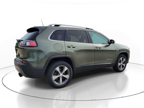 Used 2019 Jeep Cherokee Limited w/ Luxury Group AWD/4WD image 4