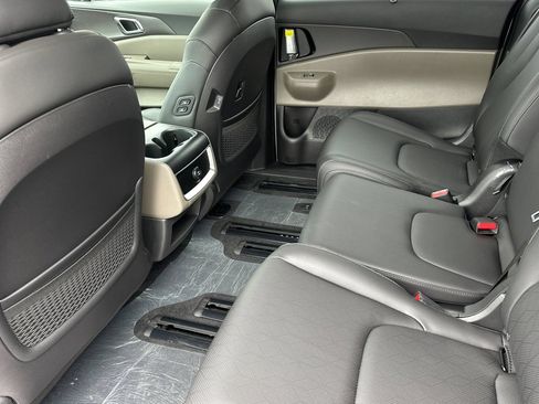 New 2026 Kia Carnival EX FWD image 12