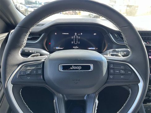 New 2025 Jeep Grand Cherokee L Altitude image 15