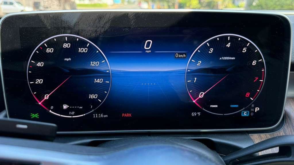 Used 2025 Mercedes-Benz C 300 Sedan image 12