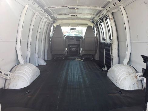 Used 2020 Chevrolet Express 2500 w/ Enhanced Convenience Package RWD image 10