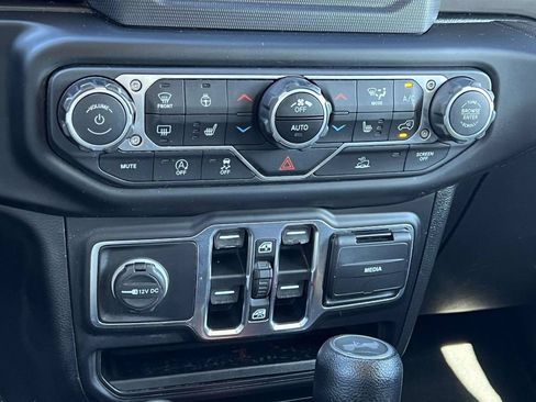 Used 2021 Jeep Wrangler Unlimited Sport AWD/4WD image 24