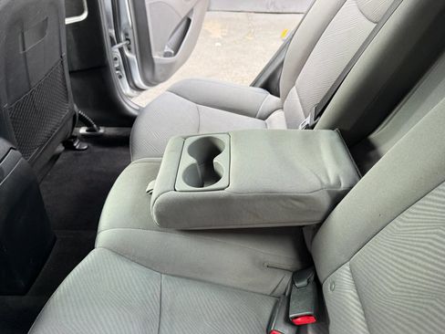 Used 2013 Hyundai Elantra GLS w/ Preferred Pkg FWD image 15