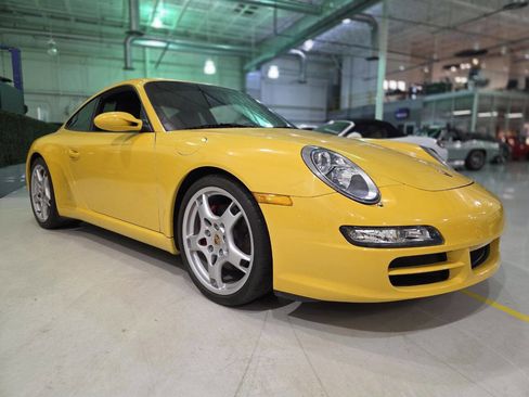 Used 2005 Porsche 911 Carrera S image 3