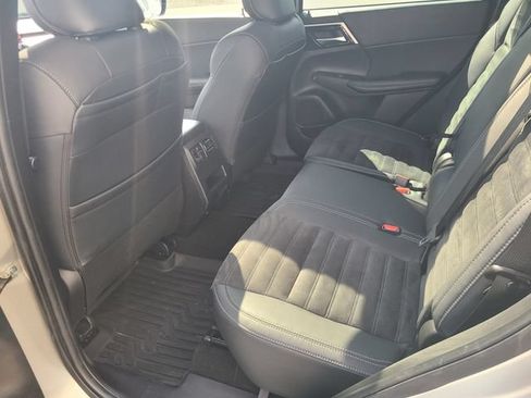 Used 2022 Mitsubishi Outlander SE FWD image 18