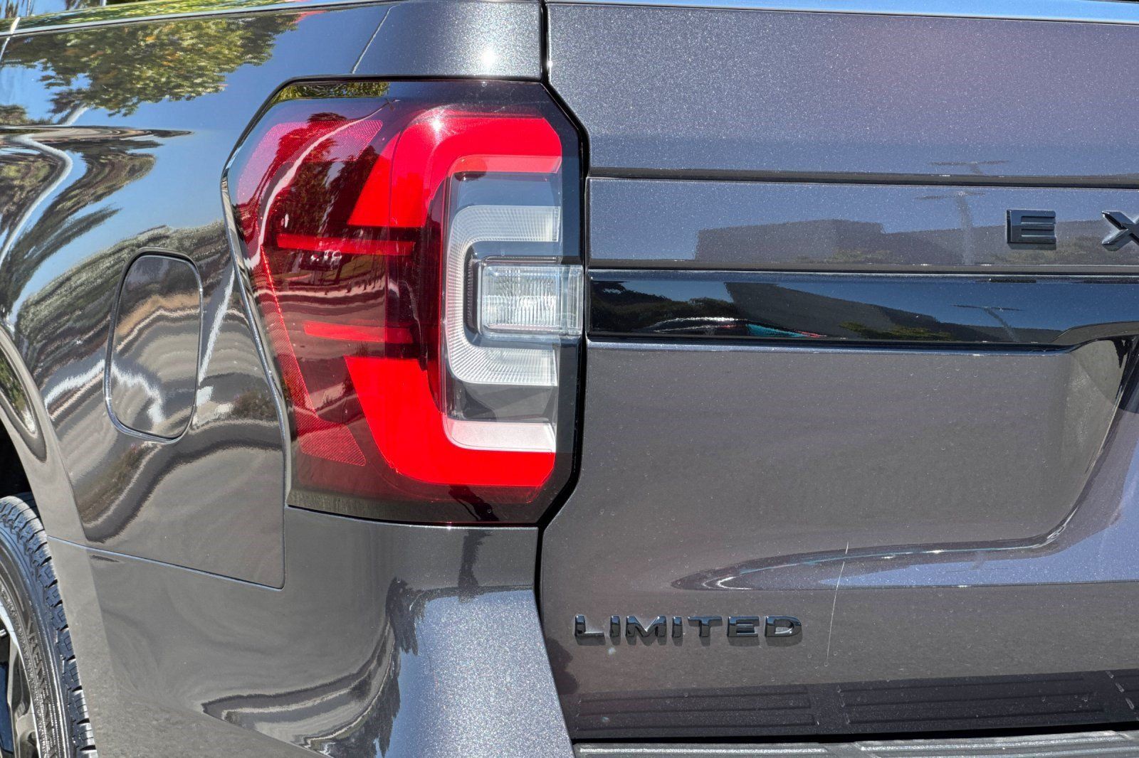 Used 2023 Ford Expedition Limited AWD/4WD image 32