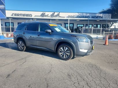Used 2023 Nissan Pathfinder SL