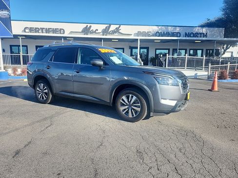 Used 2023 Nissan Pathfinder SL image 1