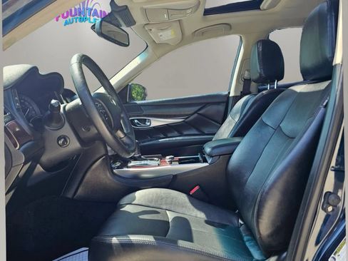 Used 2018 INFINITI Q70 Luxe RWD image 10