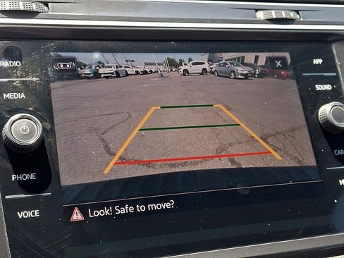 Used 2024 Volkswagen Tiguan SE w/ Panoramic Sunroof Package AWD/4WD image 18