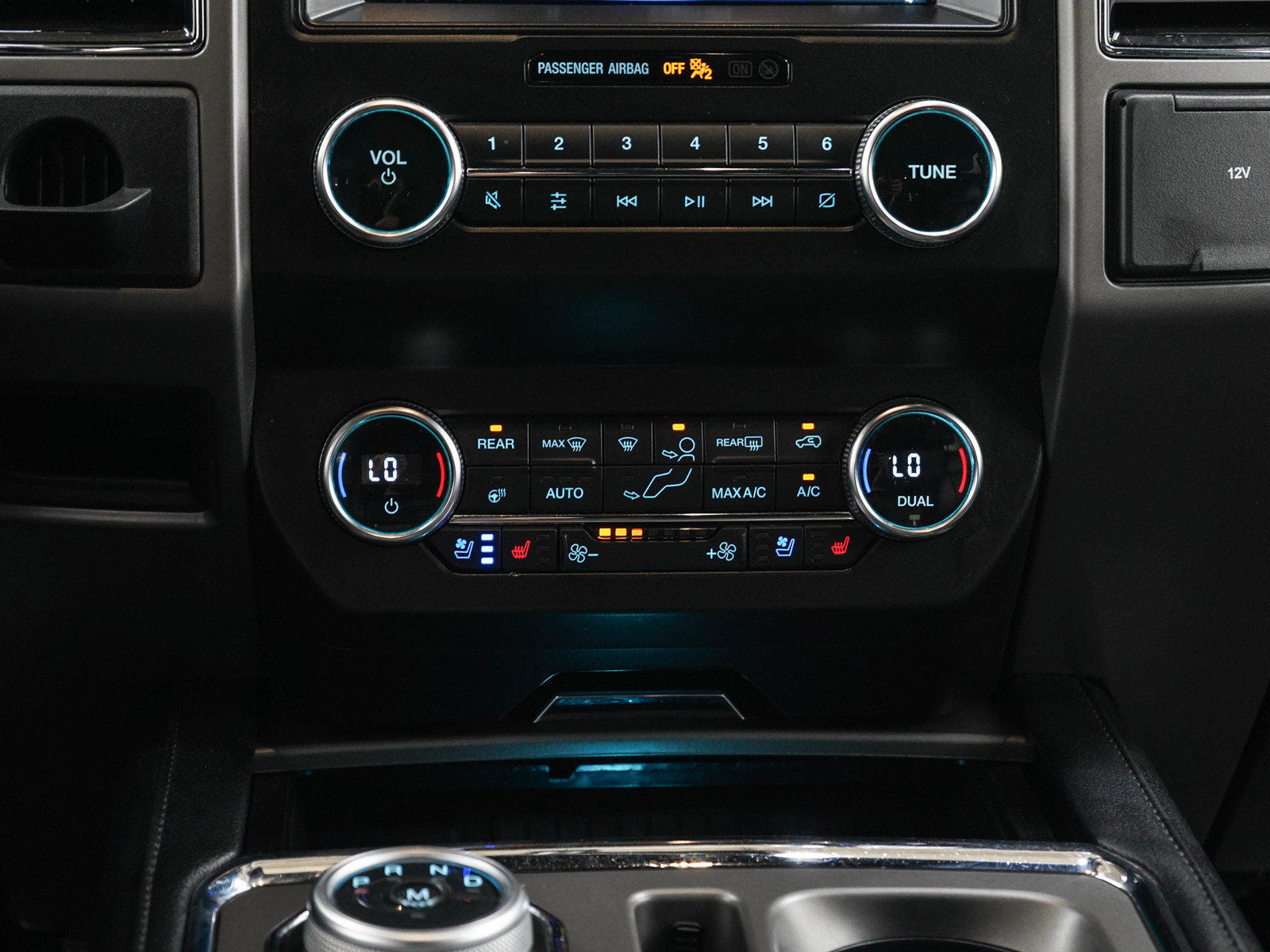 Used 2021 Ford Expedition XLT w/ Equipment Group 202A AWD/4WD image 21
