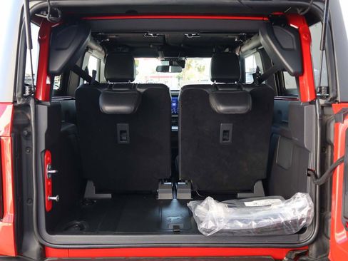 Used 2023 Ford Bronco Badlands w/ Sasquatch Package image 11