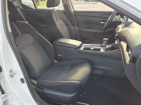 Used 2024 Nissan Sentra SV FWD image 17
