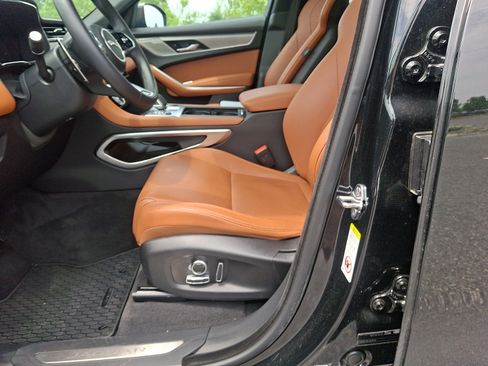 Used 2026 Jaguar F-PACE R-Dynamic S AWD/4WD image 12