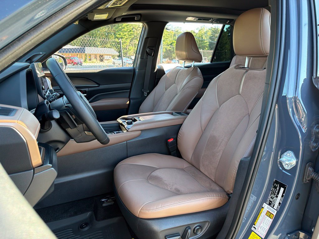Used 2025 Toyota Grand Highlander AWD Hybrid image 19