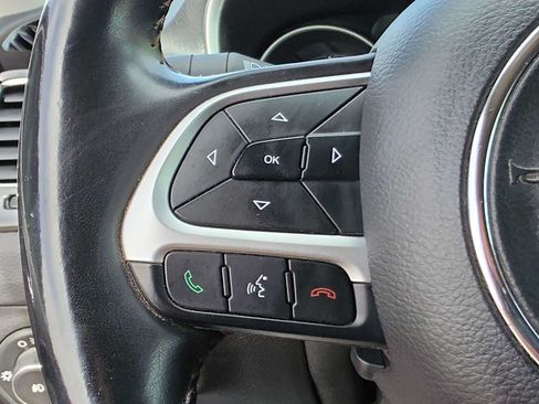 Used 2019 Jeep Compass Limited FWD image 27