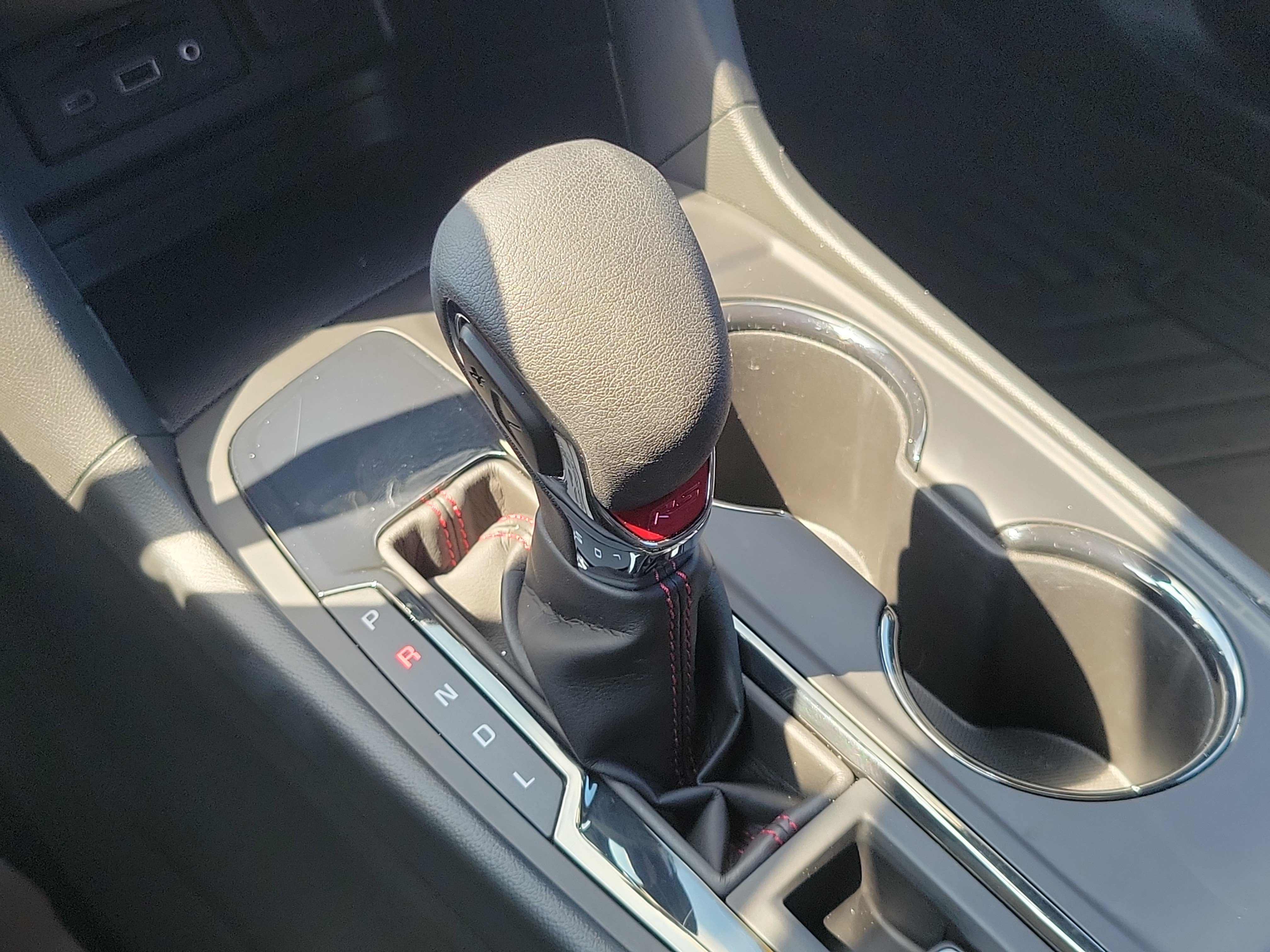 Used 2024 Chevrolet Equinox RS w/ RS Leather Package FWD image 27