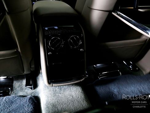Used 2025 Rolls-Royce Phantom Sedan image 21