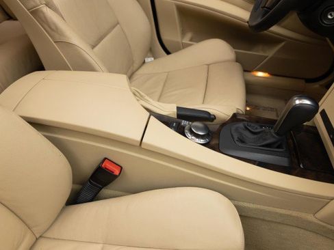 Used 2004 BMW 545i Sedan image 22