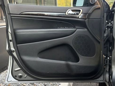 Used 2012 Jeep Grand Cherokee Laredo image 46