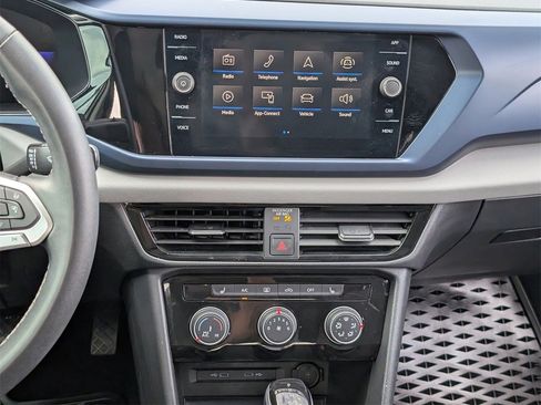 Used 2023 Volkswagen Taos SE image 12