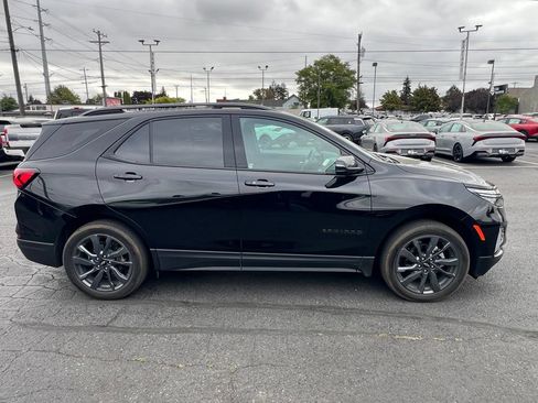 Used 2022 Chevrolet Equinox RS w/ RS Leather Package AWD/4WD image 4