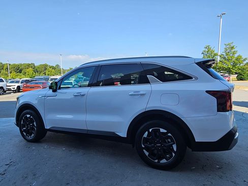 Used 2025 Kia Sorento S FWD image 5