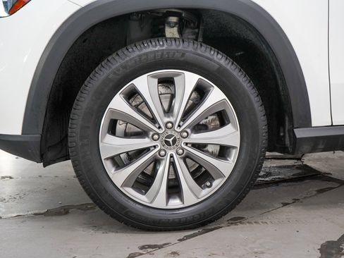 Used 2020 Mercedes-Benz GLE 350 4MATIC w/ Premium Package image 32