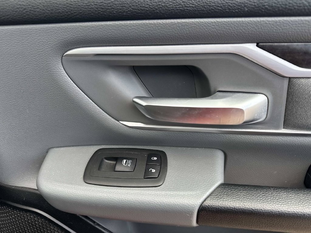 Used 2020 RAM 1500 Big Horn AWD/4WD image 16