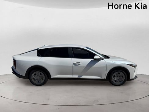 New 2026 Kia K4 FWD image 3