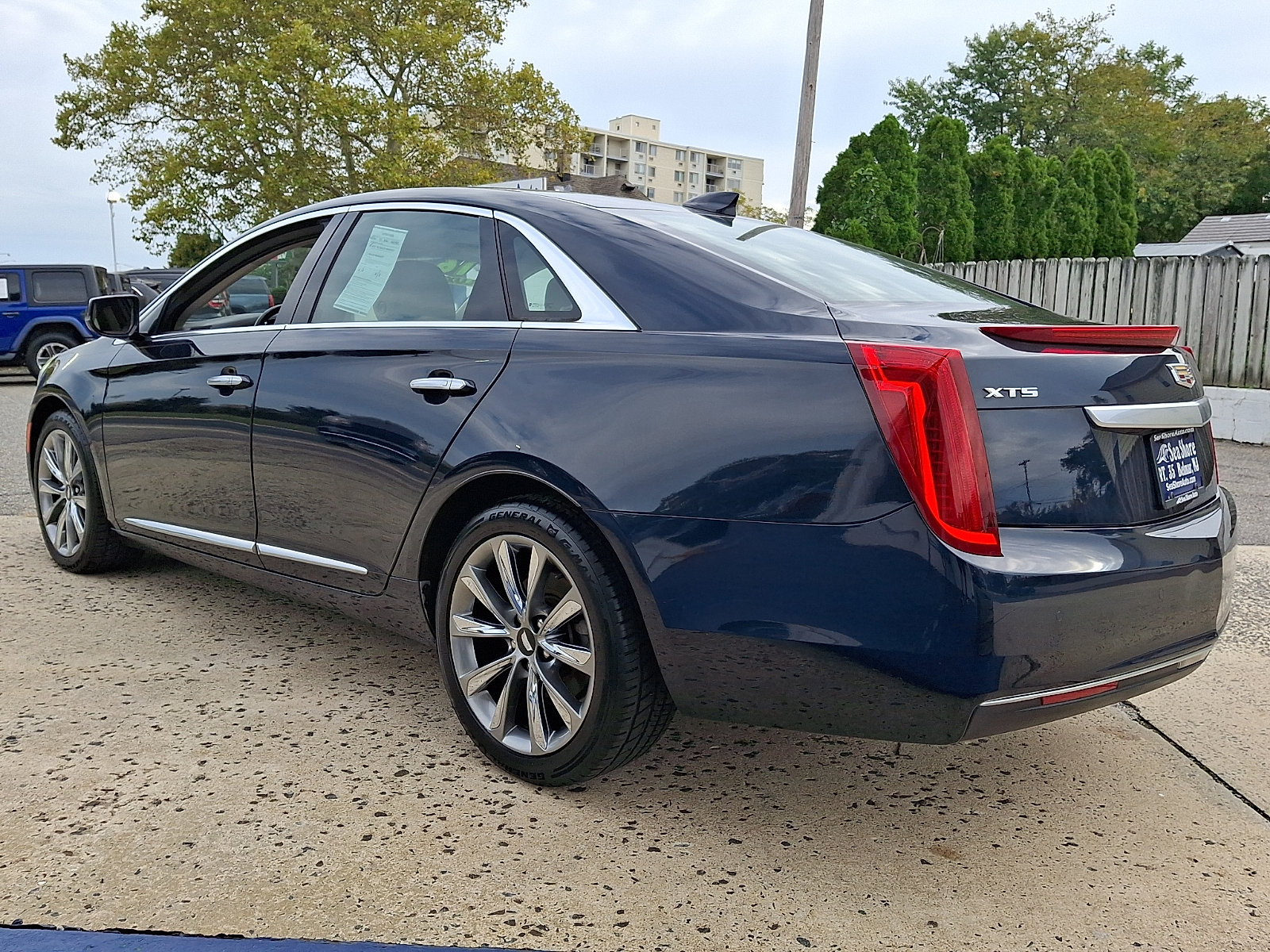 Used 2016 Cadillac XTS FWD image 4