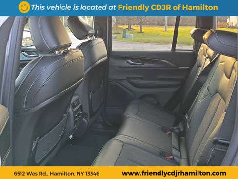 New 2025 Jeep Grand Cherokee Altitude image 12