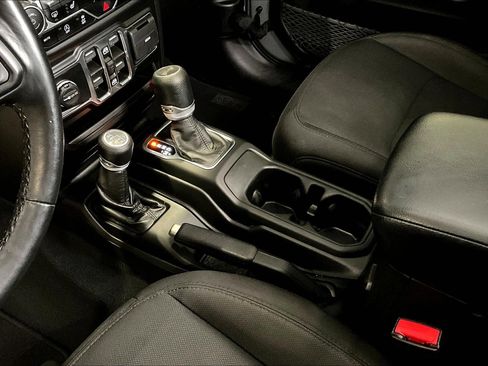 Used 2022 Jeep Wrangler Unlimited Sport image 17